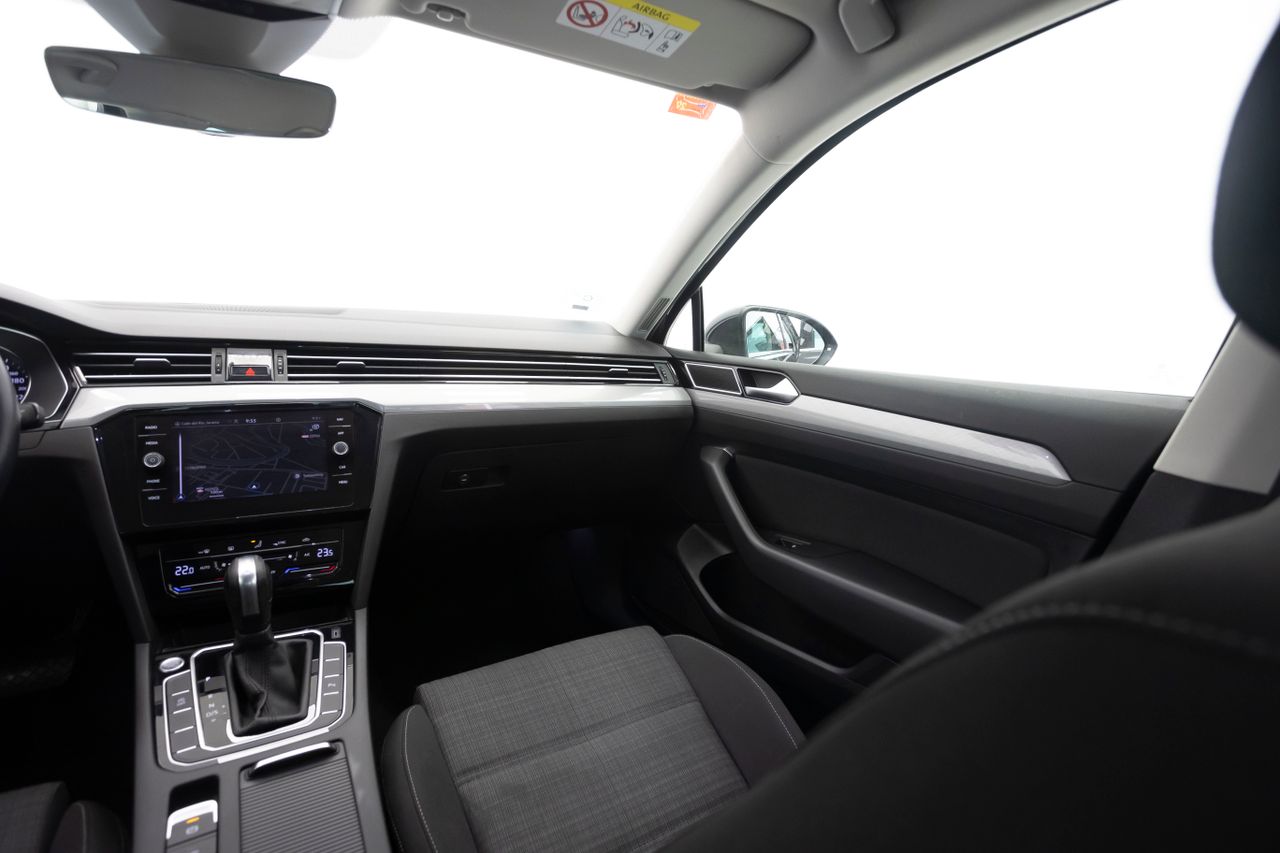 Volkswagen Passat 2.0 TDI 150 cv DSG EXECUTIVE  - Foto 18