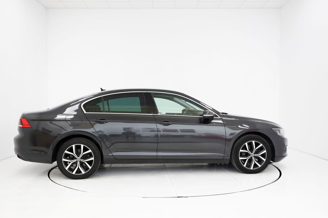 Volkswagen Passat 2.0 TDI 150 cv DSG EXECUTIVE  - Foto 59