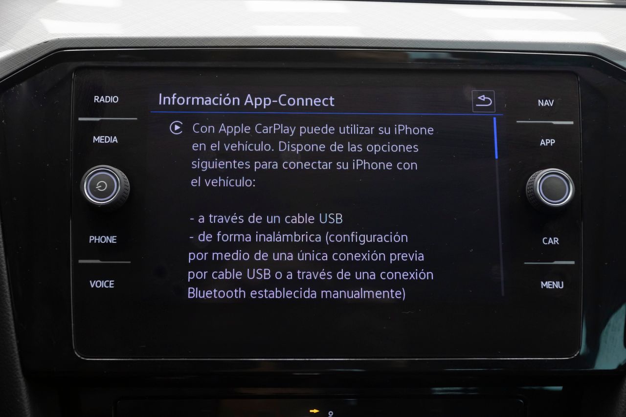 Volkswagen Passat 2.0 TDI 150 cv DSG EXECUTIVE  - Foto 42