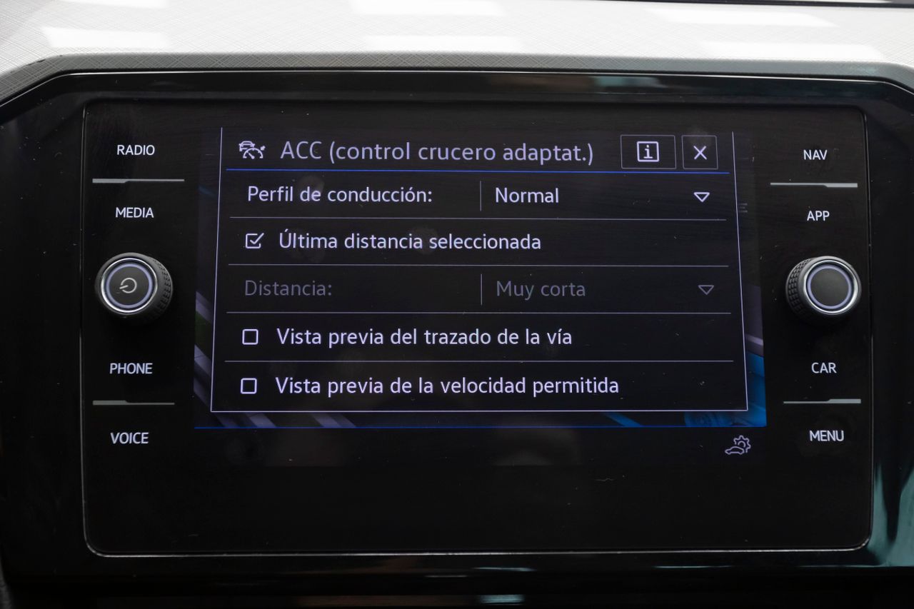 Volkswagen Passat 2.0 TDI 150 cv DSG EXECUTIVE  - Foto 44