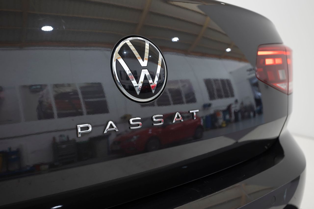 Volkswagen Passat 2.0 TDI 150 cv DSG EXECUTIVE  - Foto 58