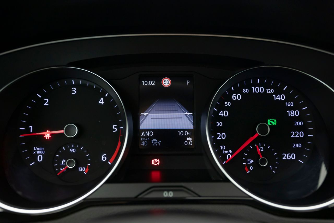 Volkswagen Passat 2.0 TDI 150 cv DSG EXECUTIVE  - Foto 6