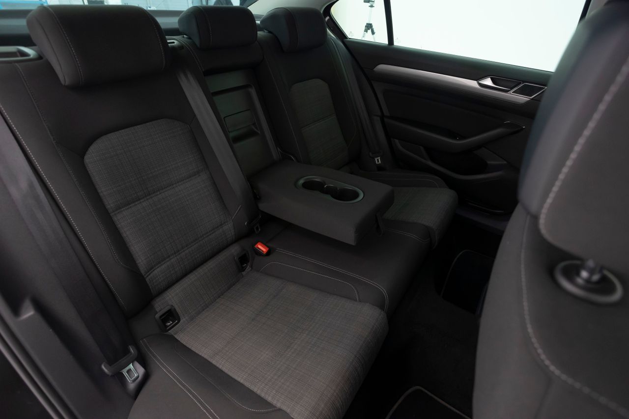 Volkswagen Passat 2.0 TDI 150 cv DSG EXECUTIVE  - Foto 11