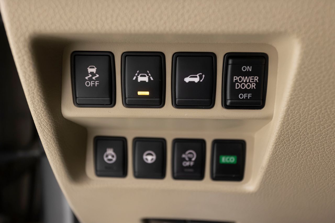 Nissan X-Trail CROSSOVER 7P 1.8 DCI 150 cv E6D CVT TEKNA  - Foto 9