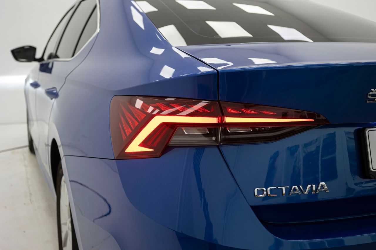 Skoda Octavia BERLINA AMBITION 1.5 E-Tec TSI 150 cv AT7 E6D  - Foto 47