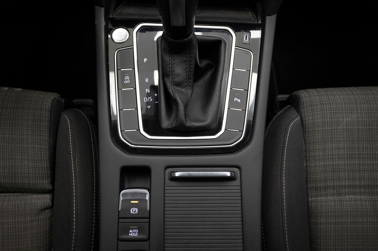 Volkswagen Passat VARIANT EXECUTIVE 2.0 TDI 122 cv  - Foto 11