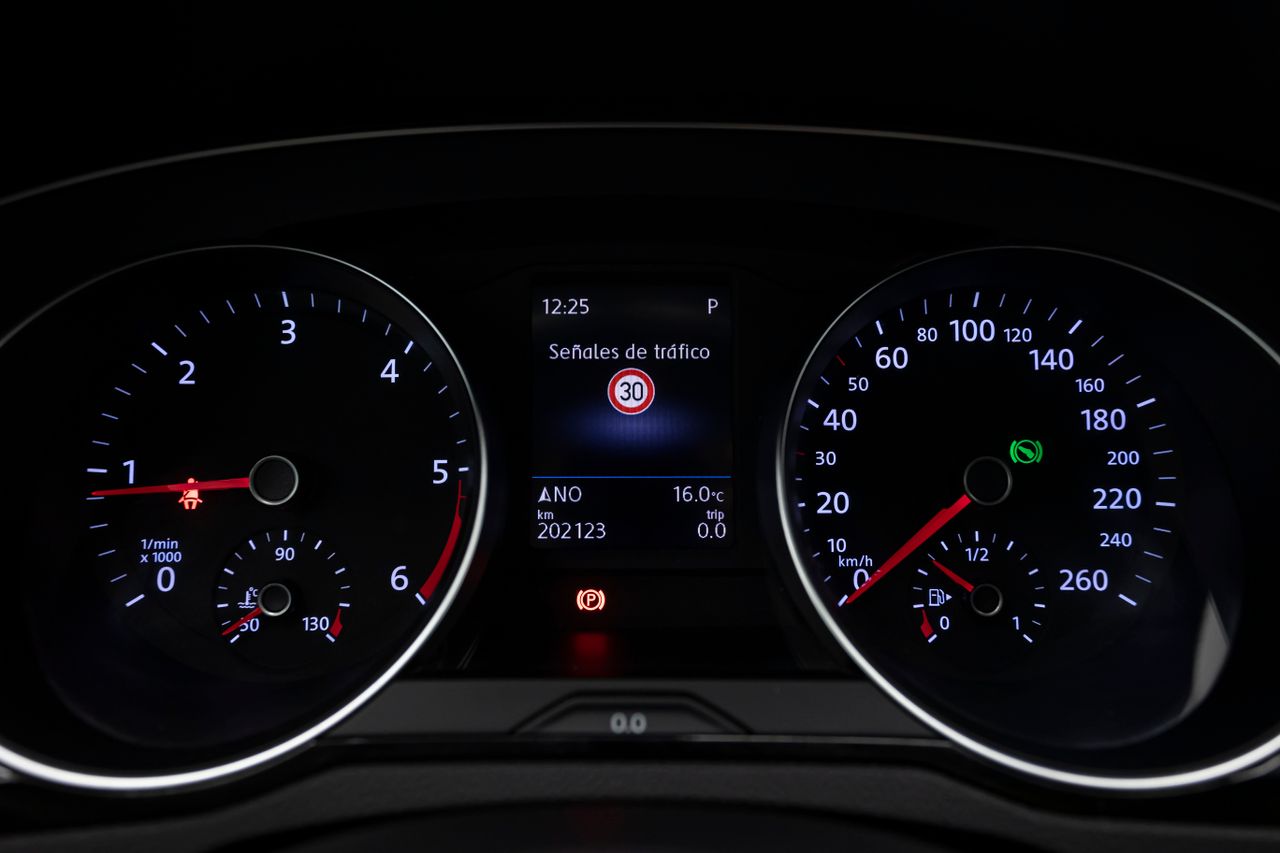 Volkswagen Passat VARIANT EXECUTIVE 2.0 TDI 122 cv  - Foto 38