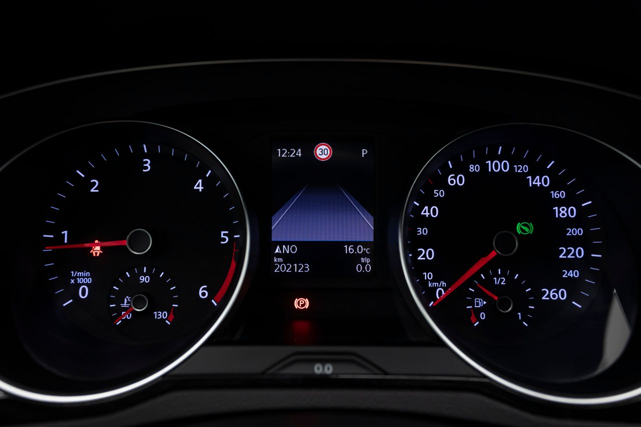 Volkswagen Passat VARIANT EXECUTIVE 2.0 TDI 122 cv  - Foto 5