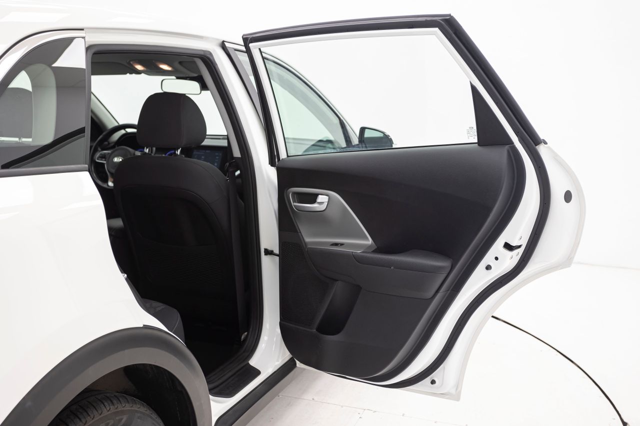 Kia Niro CONCEPT PLUG-IN HYBRID 1.6 141 cv AT6 E6D  - Foto 15