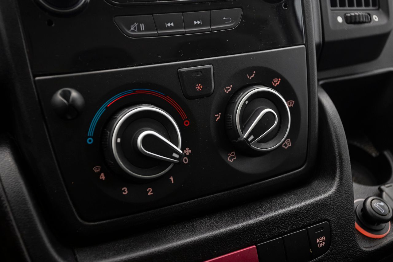 Citroën Jumper 2.2 BLUEHDI 120 S&S 30L 1H1  - Foto 9