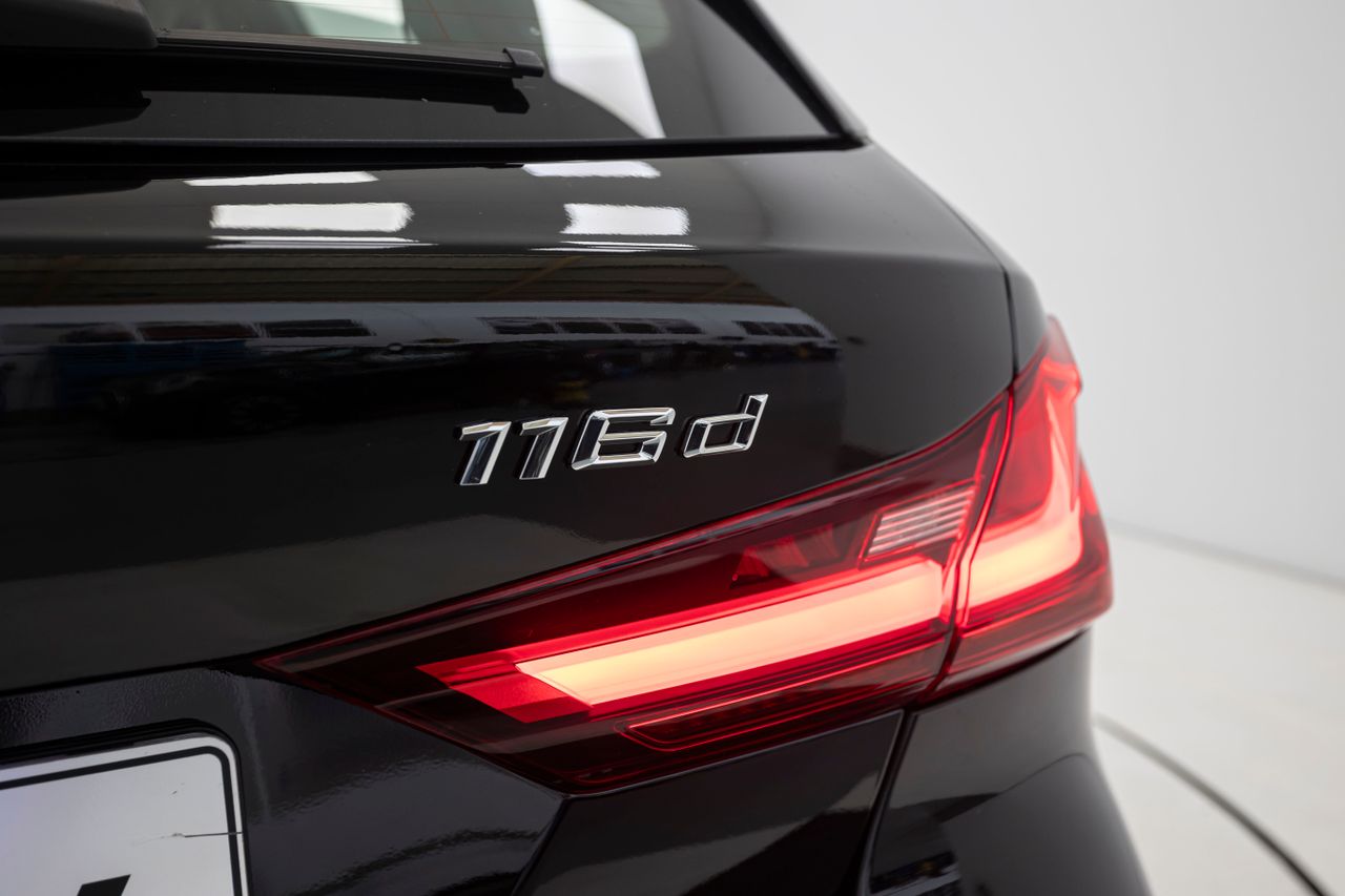 BMW Serie 1 LIM. 116D 1.5 115 cv AT7 E6D  - Foto 52