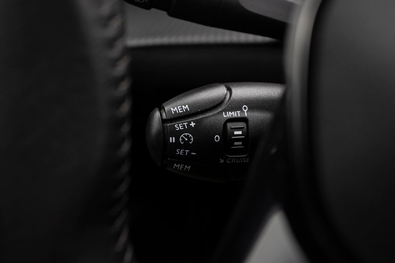 Peugeot 2008 ACTIVE 1.5 HDI 110 cv MT6 E6D  - Foto 9