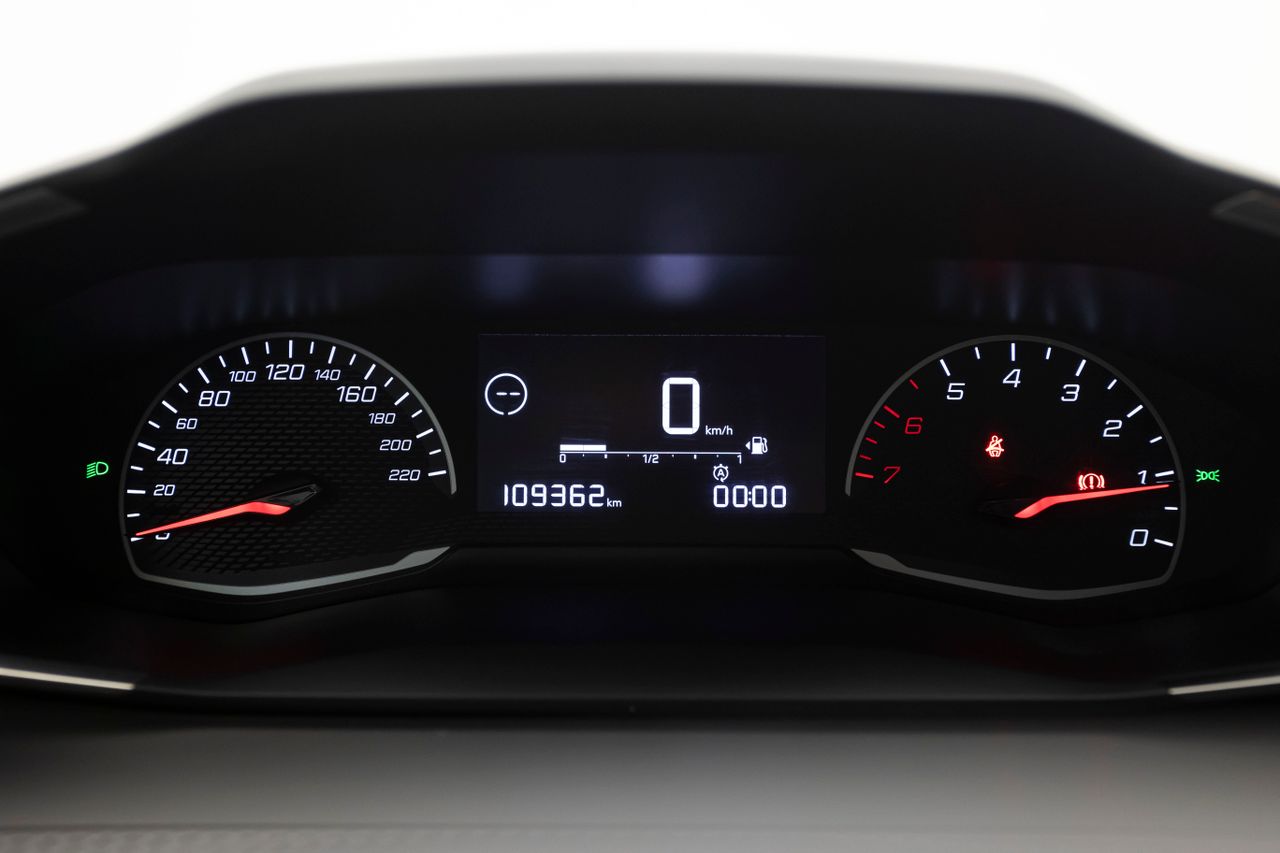 Peugeot 2008 ACTIVE 1.5 HDI 110 cv MT6 E6D  - Foto 5