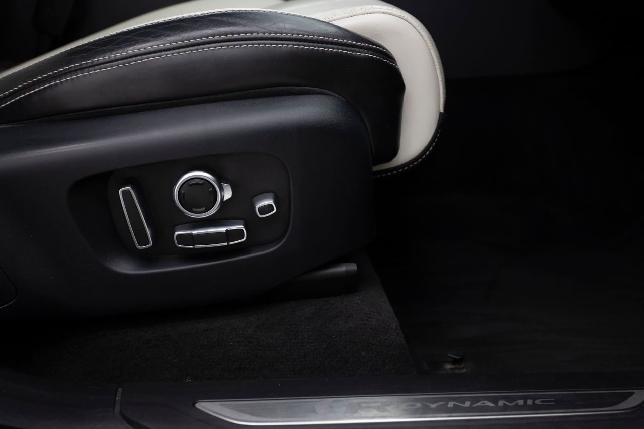 Land-Rover Range Rover Velar 3.0D HSWE R-DYNAMIC 300 cv  - Foto 27