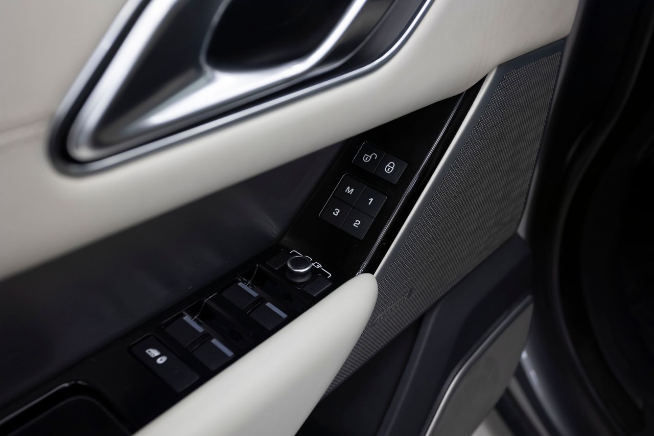 Land-Rover Range Rover Velar 3.0D HSWE R-DYNAMIC 300 cv  - Foto 30