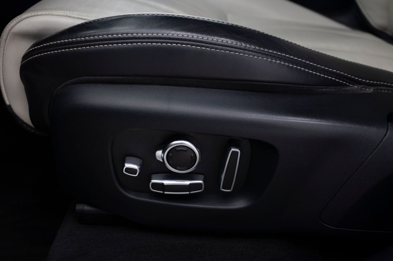 Land-Rover Range Rover Velar 3.0D HSWE R-DYNAMIC 300 cv  - Foto 9