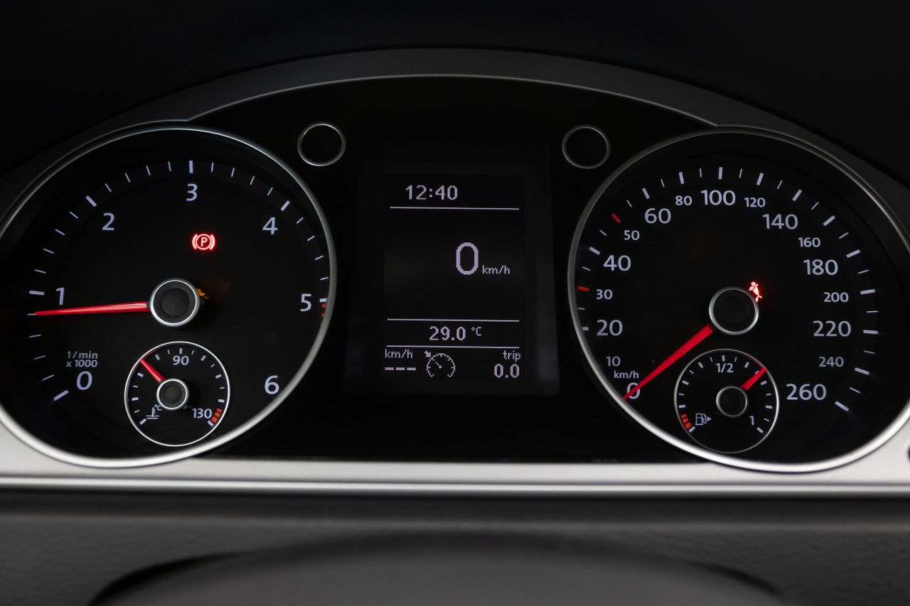 Volkswagen Passat BLUEMOTION 2.0 TDI 140 cv  - Foto 32