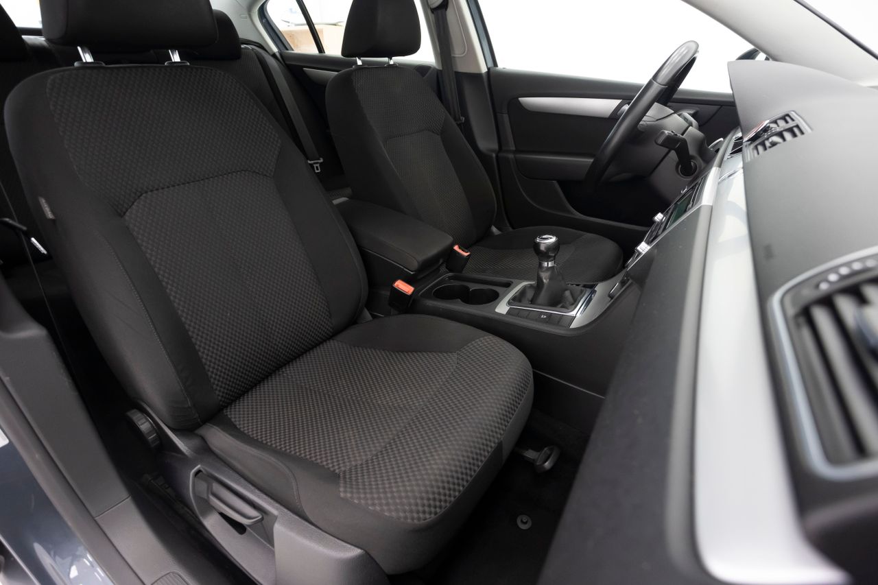 Volkswagen Passat BLUEMOTION 2.0 TDI 140 cv  - Foto 24