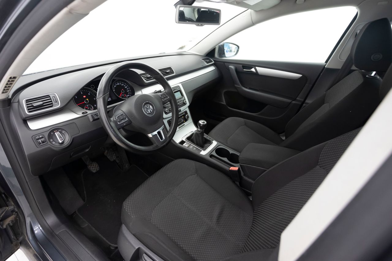 Volkswagen Passat BLUEMOTION 2.0 TDI 140 cv  - Foto 28