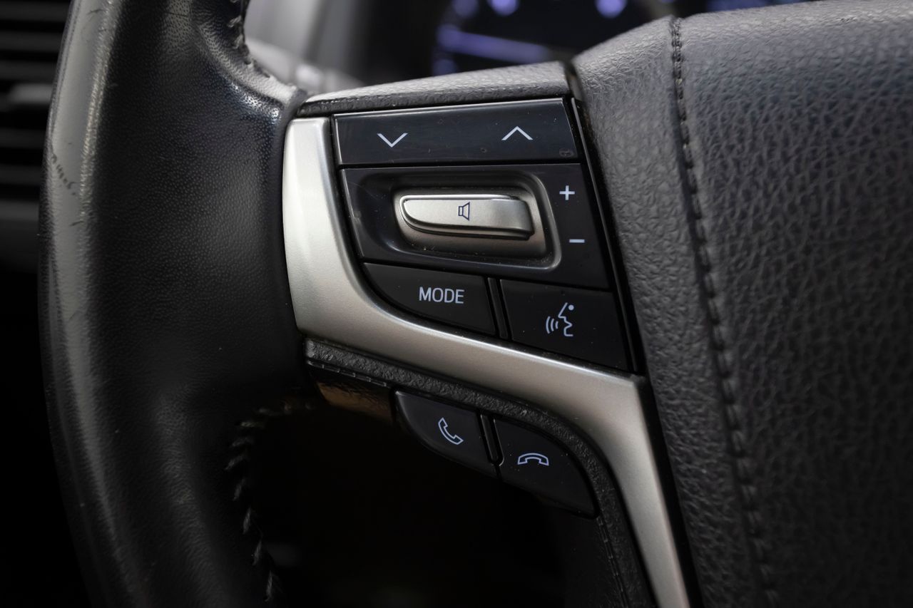 Toyota Land Cruiser 2.8 D4D VX 204 cv  - Foto 31