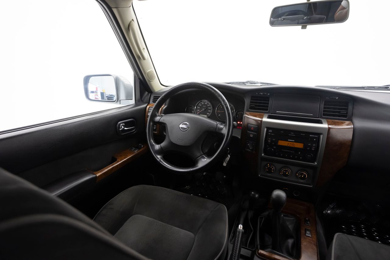 Nissan Patrol 3.0 Di 160 cv 3 P  - Foto 15