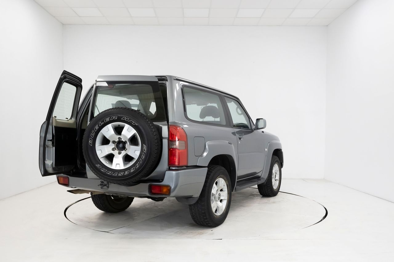 Nissan Patrol 3.0 Di 160 cv 3 P  - Foto 12