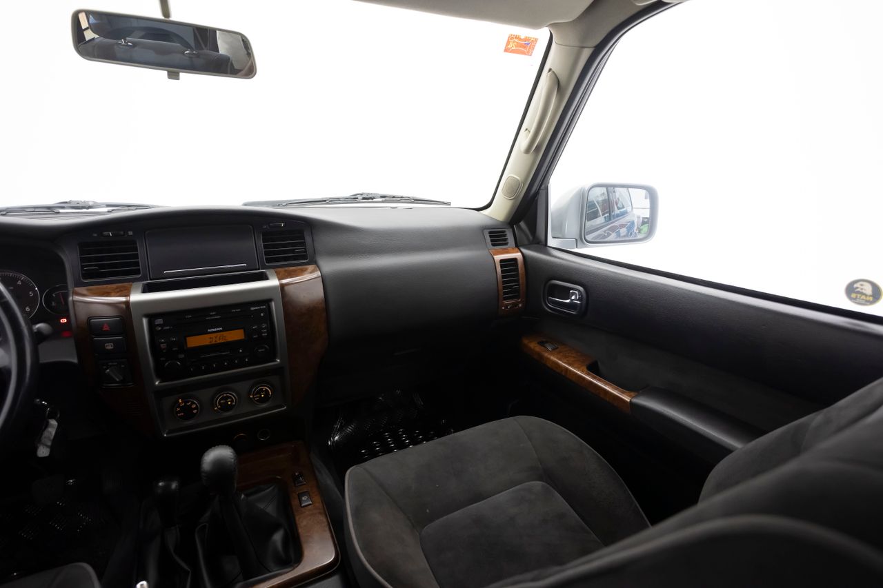 Nissan Patrol 3.0 Di 160 cv 3 P  - Foto 16