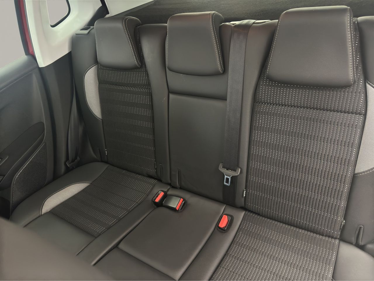 Peugeot 2008 Allure 1.6 BlueHDi 73KW (100CV) - Foto 14