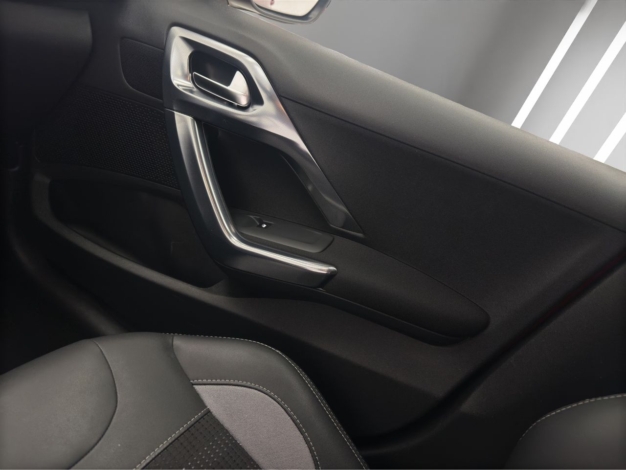 Peugeot 2008 Allure 1.6 BlueHDi 73KW (100CV) - Foto 18