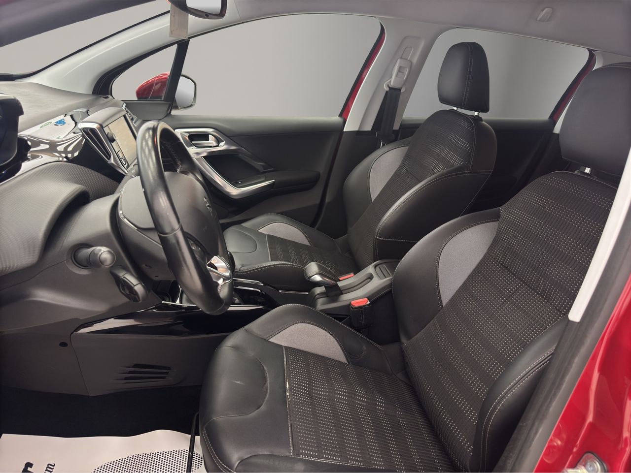 Peugeot 2008 Allure 1.6 BlueHDi 73KW (100CV) - Foto 10