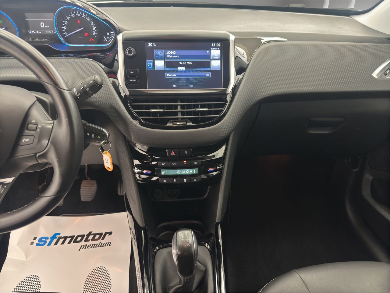 Peugeot 2008 Allure 1.6 BlueHDi 73KW (100CV) - Foto 16