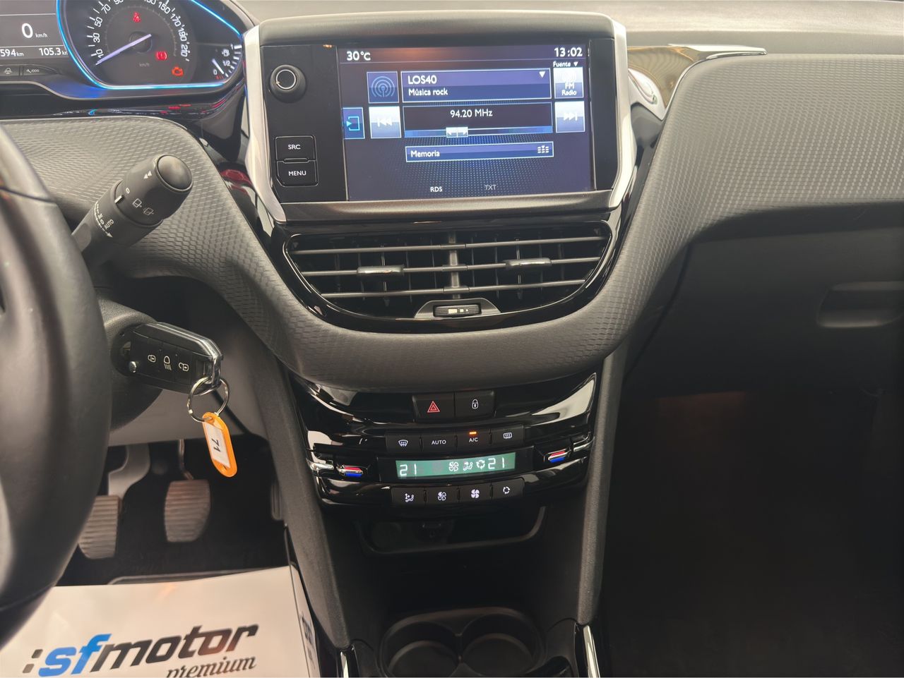 Peugeot 2008 Allure 1.6 BlueHDi 73KW (100CV) - Foto 17