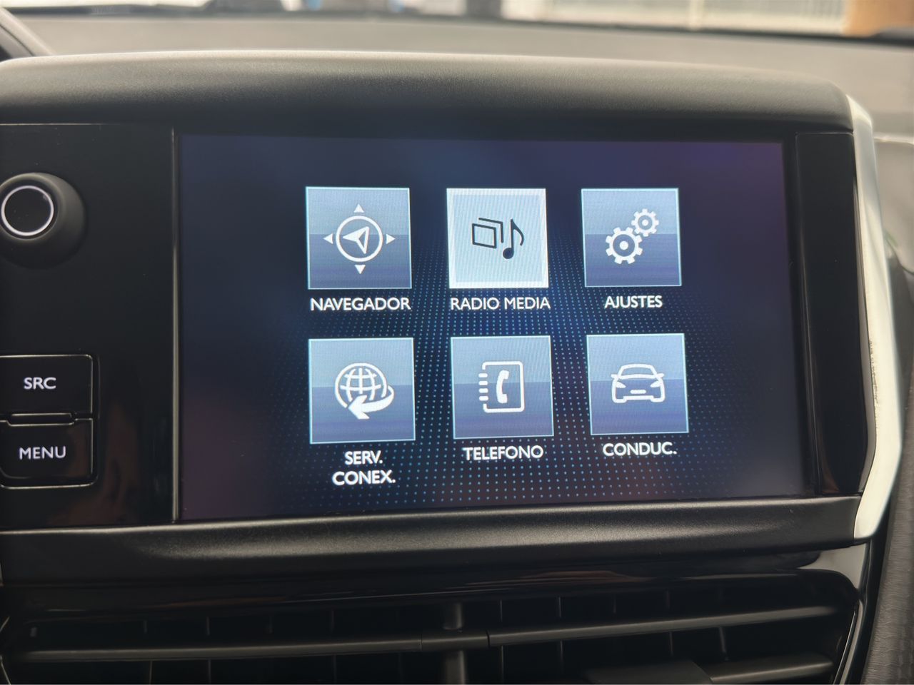 Peugeot 2008 Allure 1.6 BlueHDi 73KW (100CV) - Foto 26
