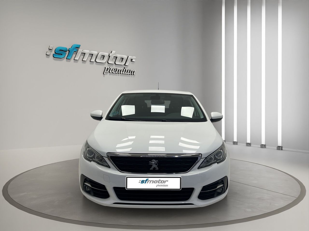 Peugeot 308 5p Style BlueHDi 130 S&S BERLINA CON PORTÓN - Foto 3