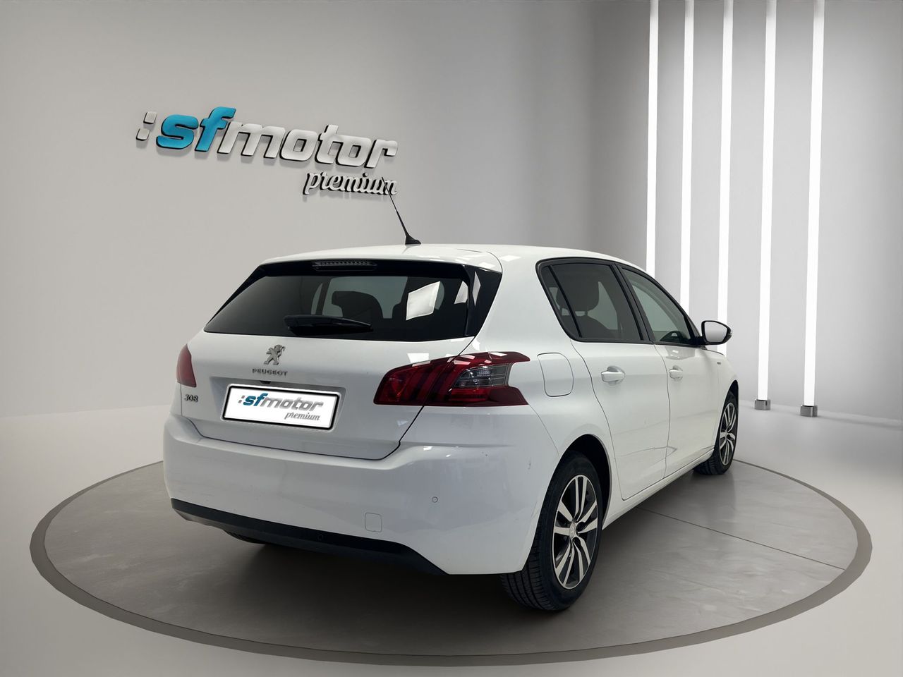 Peugeot 308 5p Style BlueHDi 130 S&S BERLINA CON PORTÓN - Foto 6