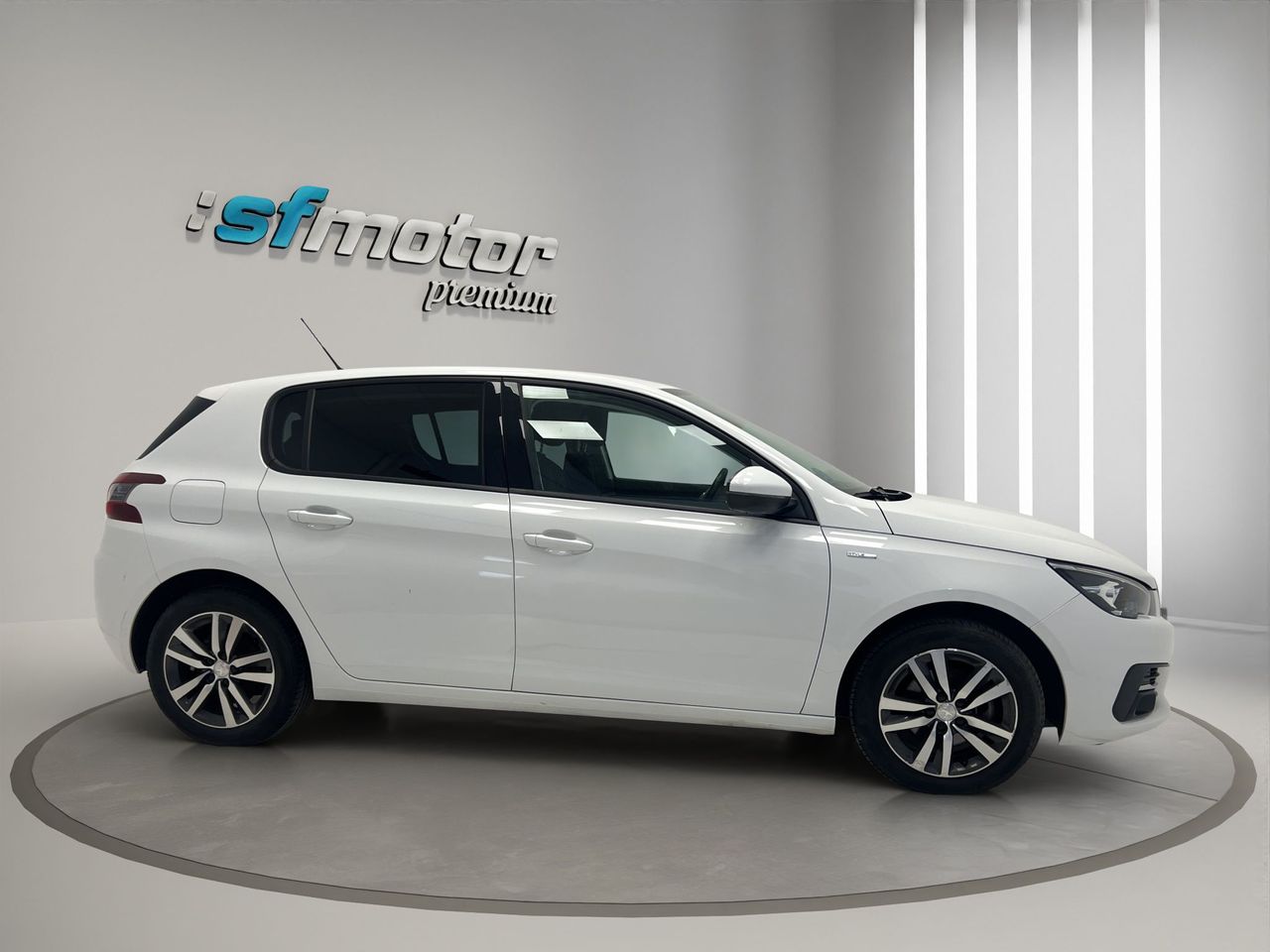 Peugeot 308 5p Style BlueHDi 130 S&S BERLINA CON PORTÓN - Foto 5
