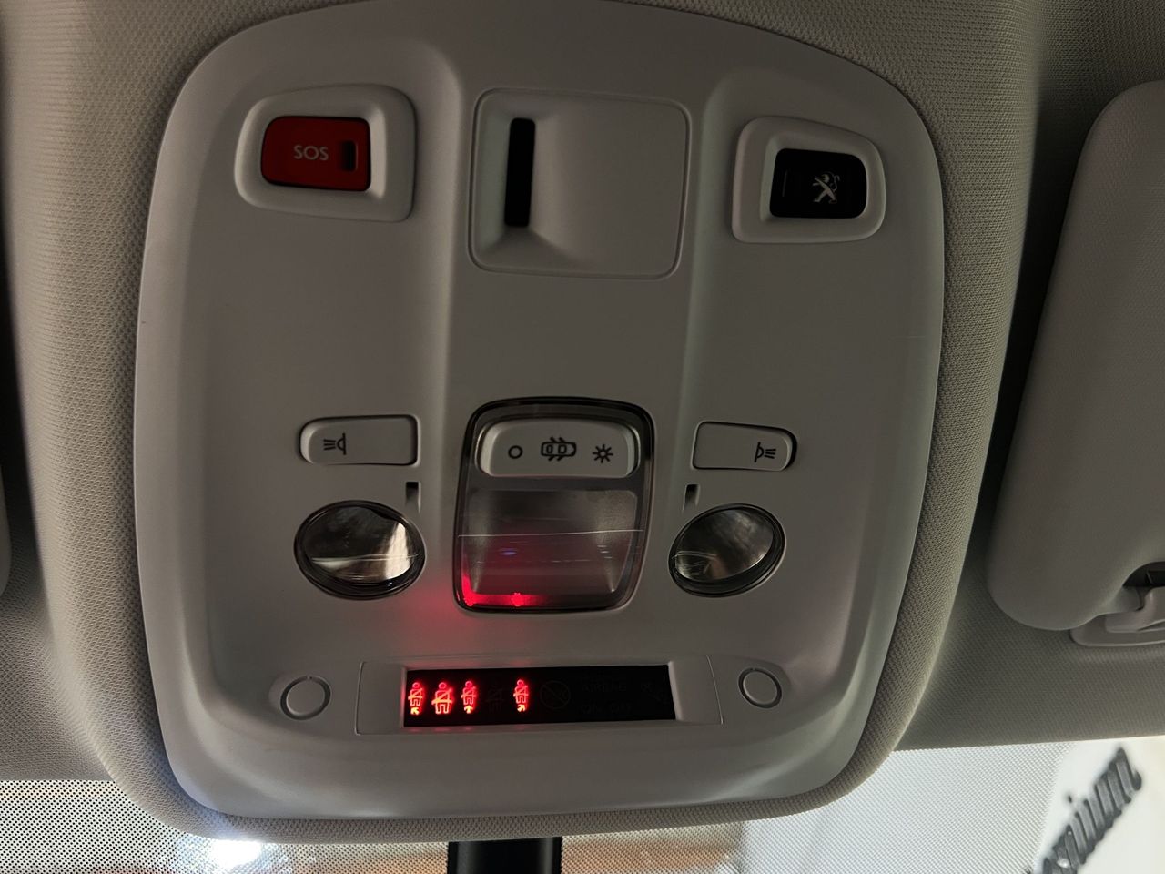 Peugeot 308 5p Style BlueHDi 130 S&S BERLINA CON PORTÓN - Foto 20