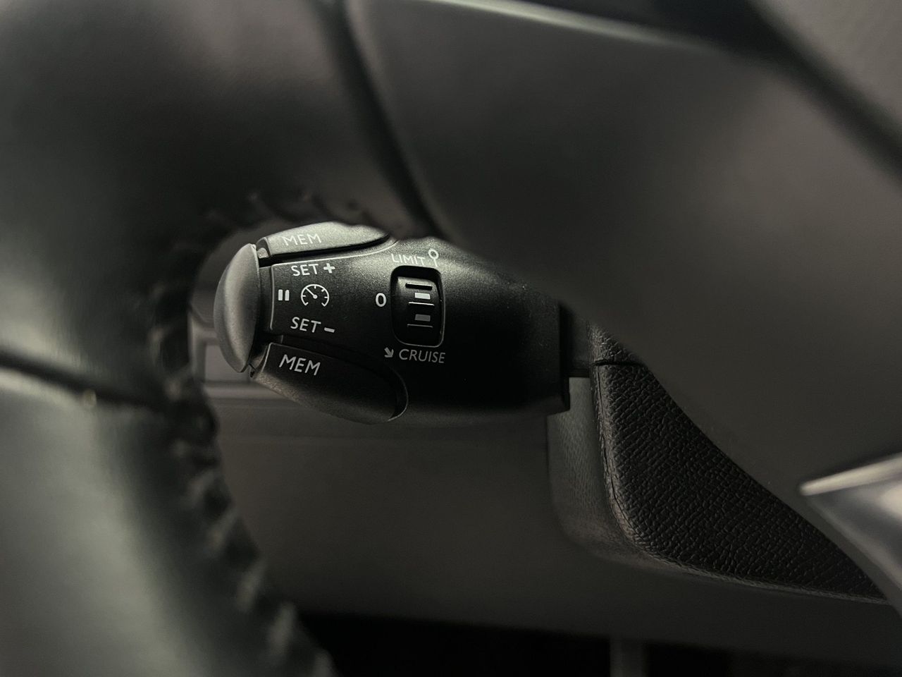 Peugeot 308 5p Style BlueHDi 130 S&S BERLINA CON PORTÓN - Foto 21