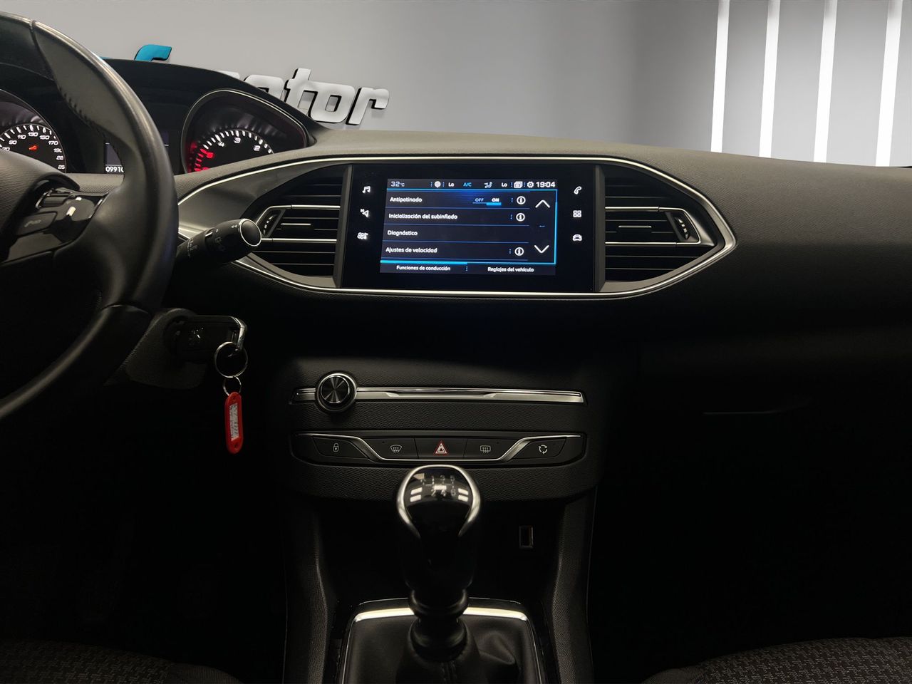 Peugeot 308 5p Style BlueHDi 130 S&S BERLINA CON PORTÓN - Foto 17