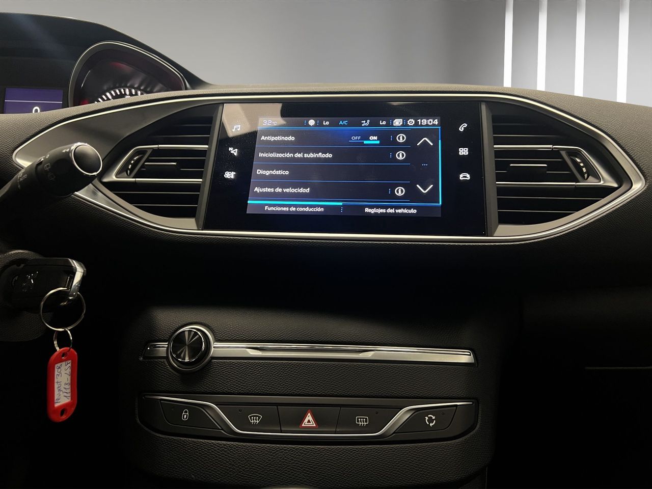 Peugeot 308 5p Style BlueHDi 130 S&S BERLINA CON PORTÓN - Foto 16