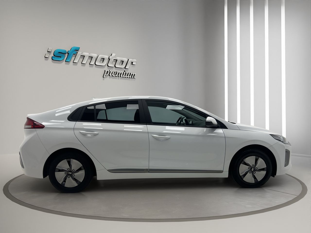 Hyundai IONIQ 1.6 GDI HEV Klass DCT - Foto 8