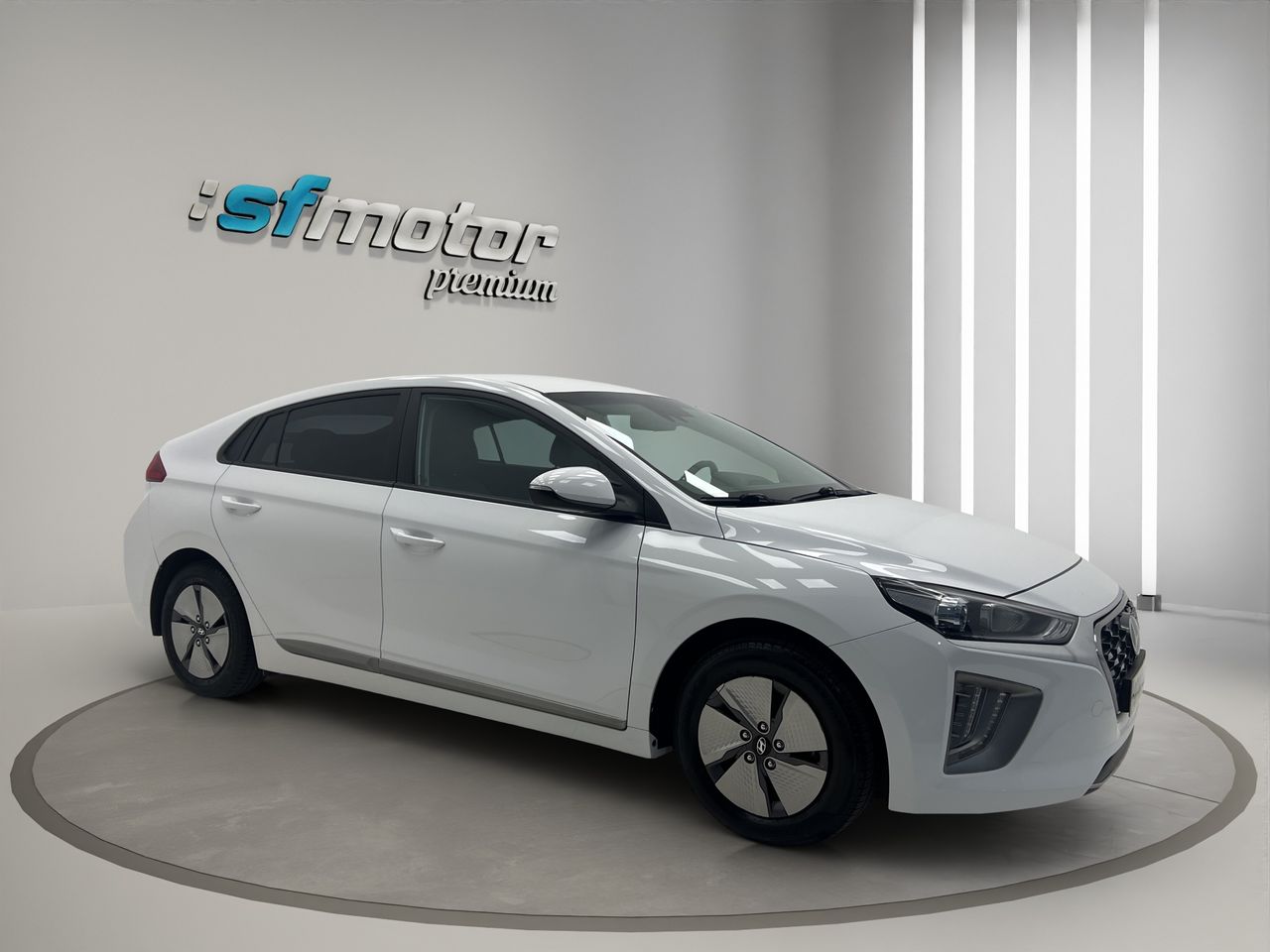 Hyundai IONIQ 1.6 GDI HEV Klass DCT - Foto 9
