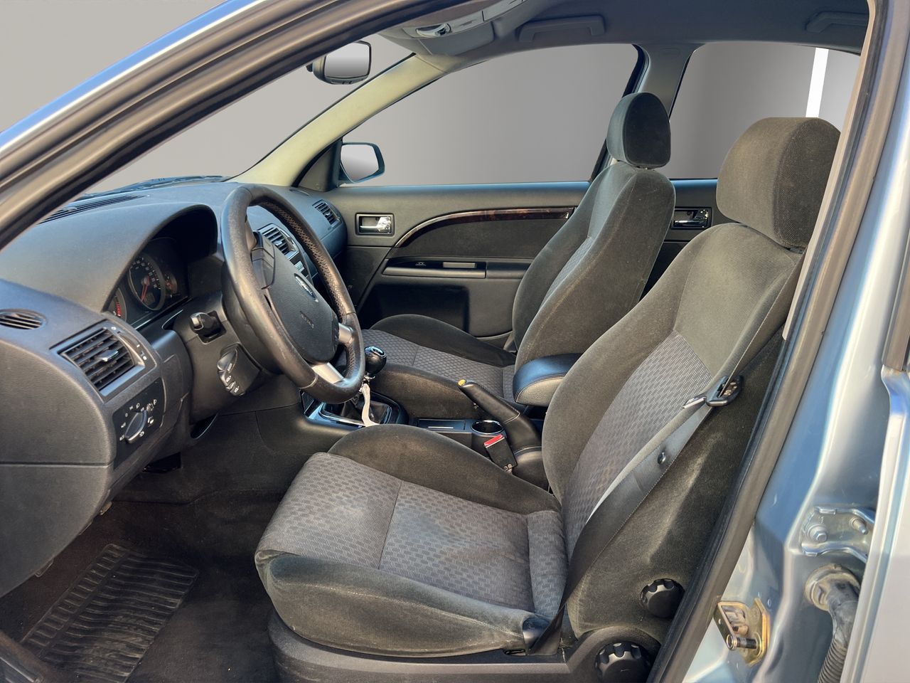 Ford Mondeo 2.0 TDCi Ghia - Foto 10