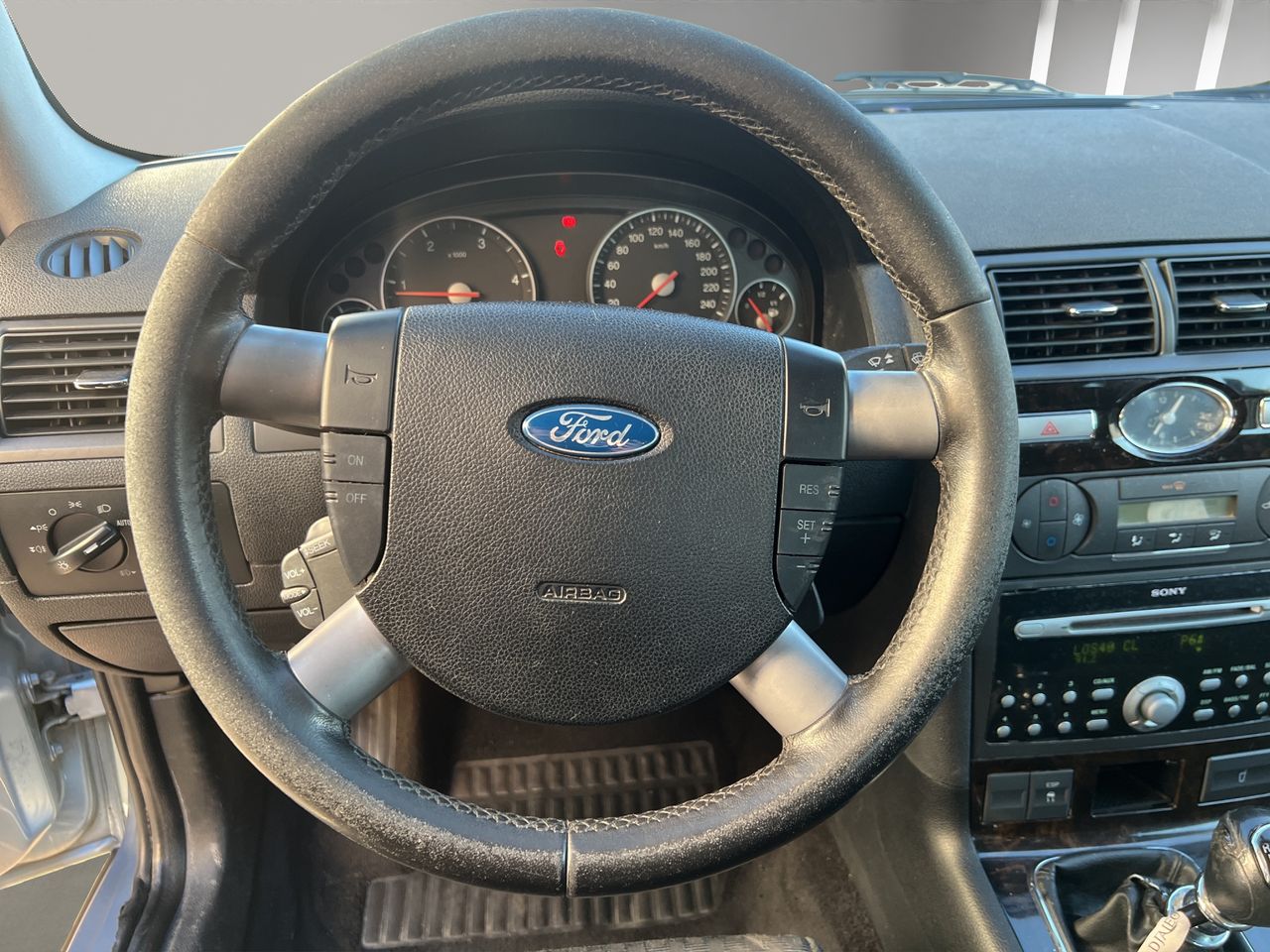 Ford Mondeo 2.0 TDCi Ghia - Foto 11