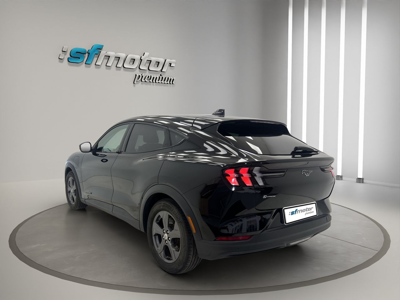 Ford Mustang Mach-E 216kW Batería 98.8Kwh - Foto 6