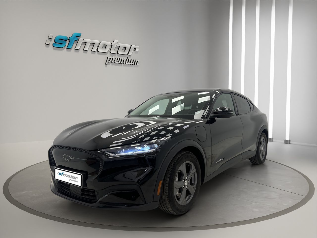 Ford Mustang Mach-E 216kW Batería 98.8Kwh - Foto 2