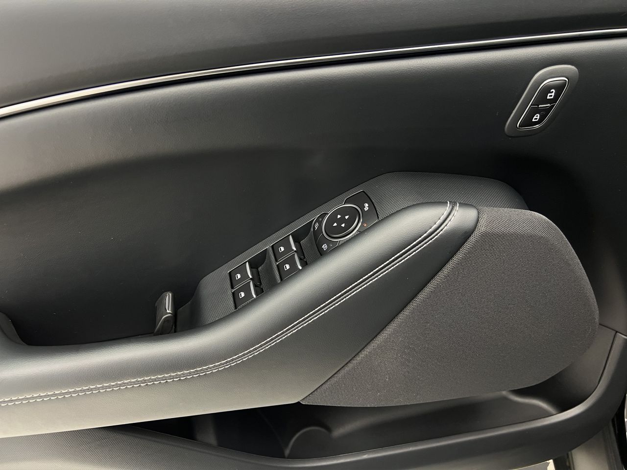 Ford Mustang Mach-E 216kW Batería 98.8Kwh - Foto 13