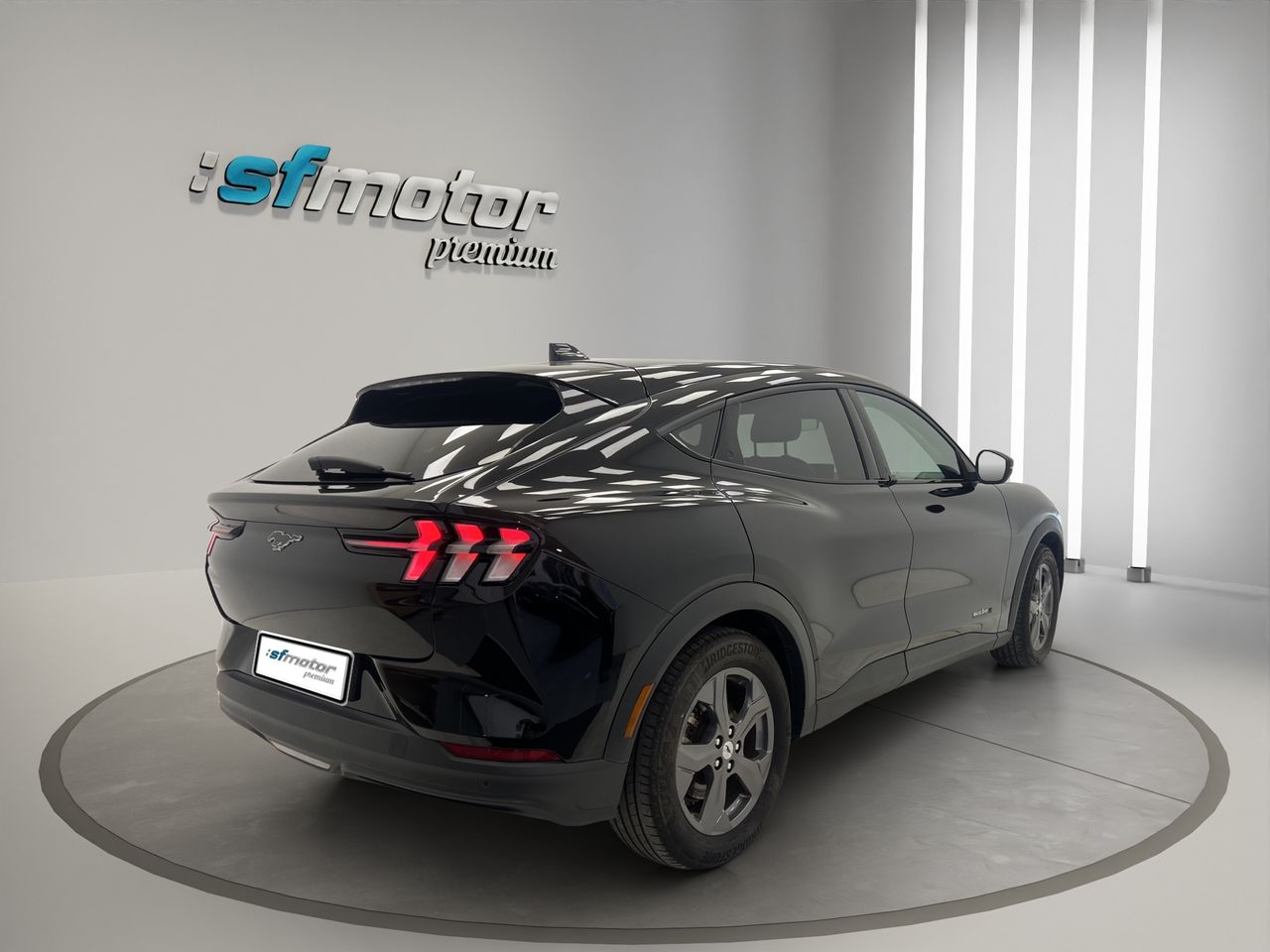 Ford Mustang Mach-E 216kW Batería 98.8Kwh - Foto 8