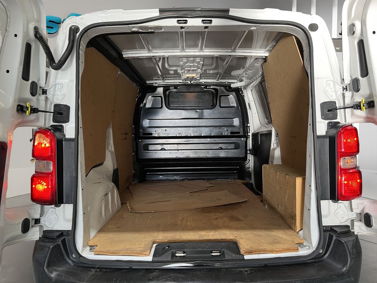 Peugeot e-Expert FURGON PRO BLUE - Foto 20