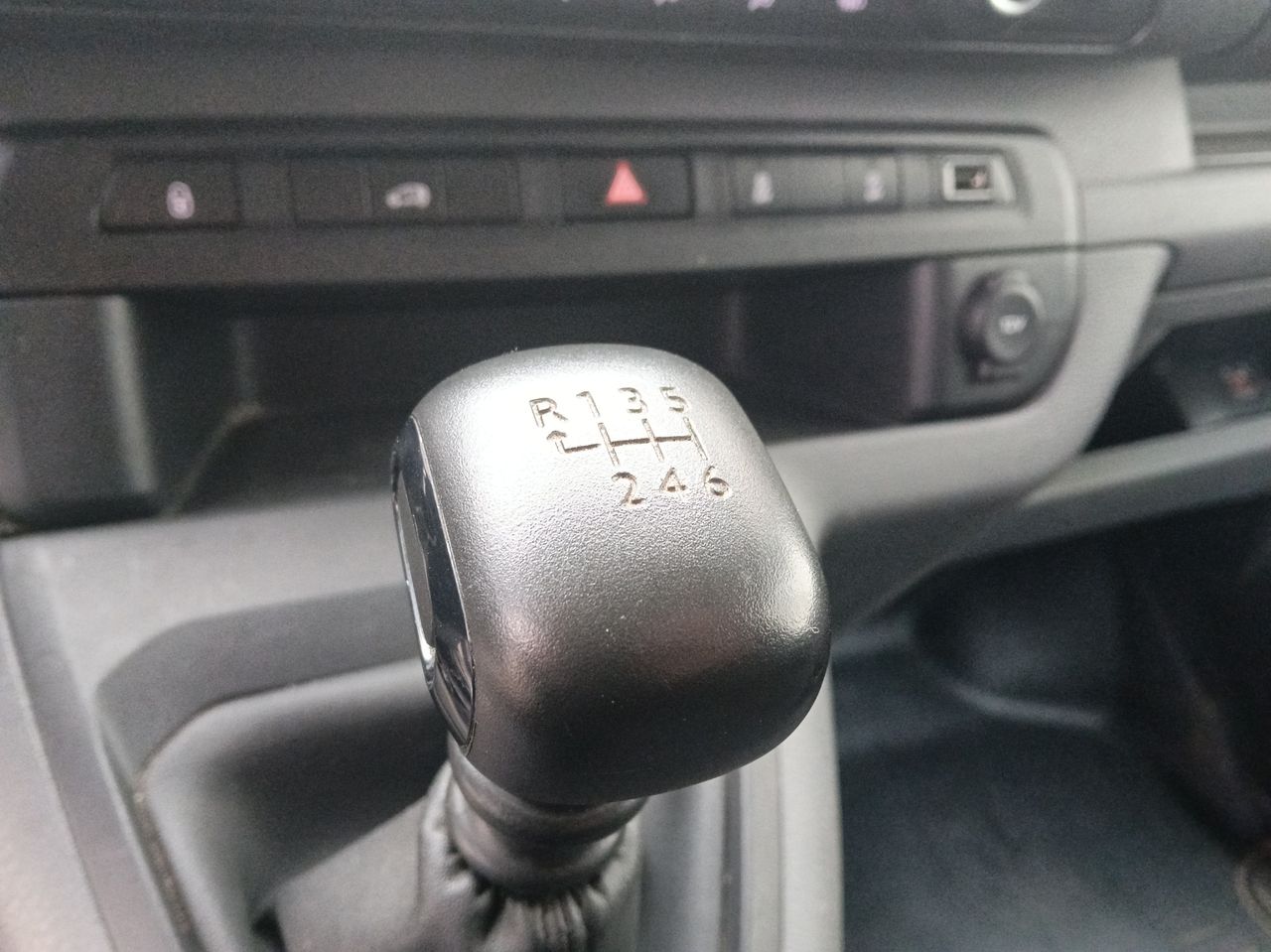 Peugeot e-Expert FURGON PRO BLUE - Foto 14